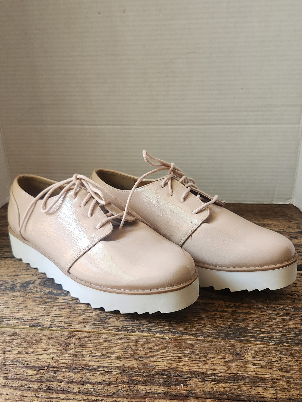 Chinese Laundry Blush Pink Platform Lace-Up Loafers
